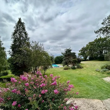 Au Chateau, Luby- Betmont Villa *