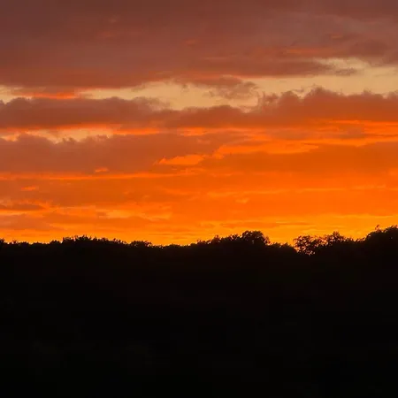 Au Chateau, Luby- Betmont Villa