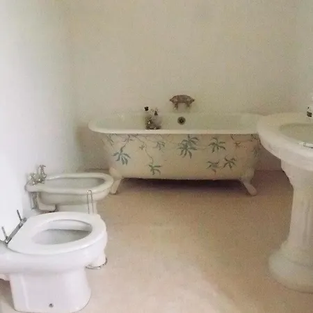 Au Chateau, Luby- Betmont Villa